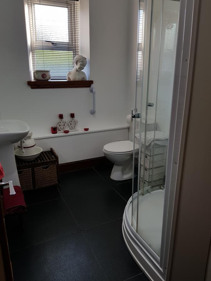 Room @ Jasmine Cottage Bathgate Esterno foto